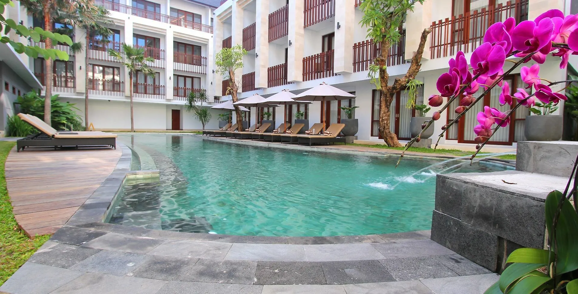Grand La Walon Hotel Legian